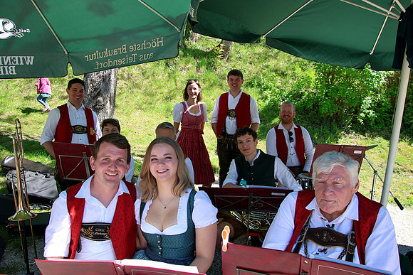 Maibaumaufstellen der LJ Großgmain