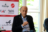 Bronzebüste zu Ehren von Niki Lauda