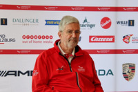 Bronzebüste zu Ehren von Niki Lauda