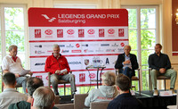 Bronzebüste zu Ehren von Niki Lauda