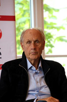 Bronzebüste zu Ehren von Niki Lauda