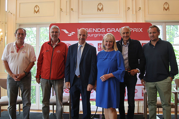 Bronzebüste zu Ehren von Niki Lauda