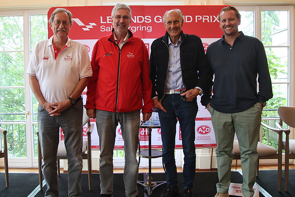 Bronzebüste zu Ehren von Niki Lauda