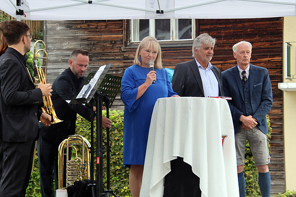 Bronzebüste zu Ehren von Niki Lauda