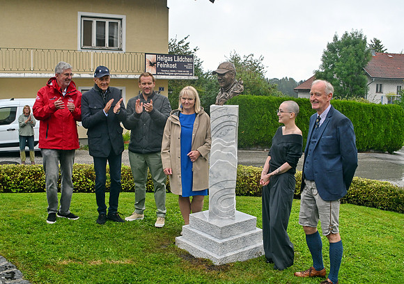 Bronzebüste zu Ehren von Niki Lauda