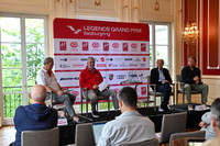 Bronzebüste zu Ehren von Niki Lauda