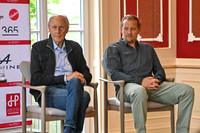 Bronzebüste zu Ehren von Niki Lauda