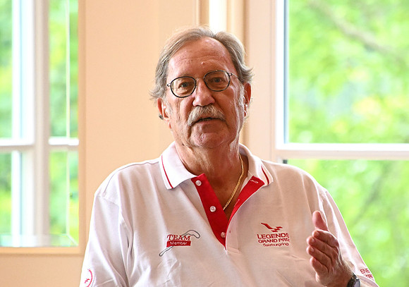 Bronzebüste zu Ehren von Niki Lauda