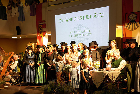 35. Jahre - St. Leonharder Trachtenfrauen