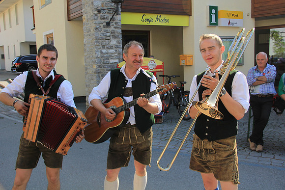 01.05.2014 Maibaumaufstellen Bad Vigaun