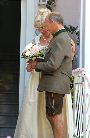 Bernhard holt Wendy ab