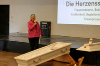 Speeddating und Sargbar