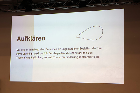 Speeddating und Sargbar