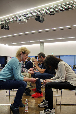 Speeddating und Sargbar