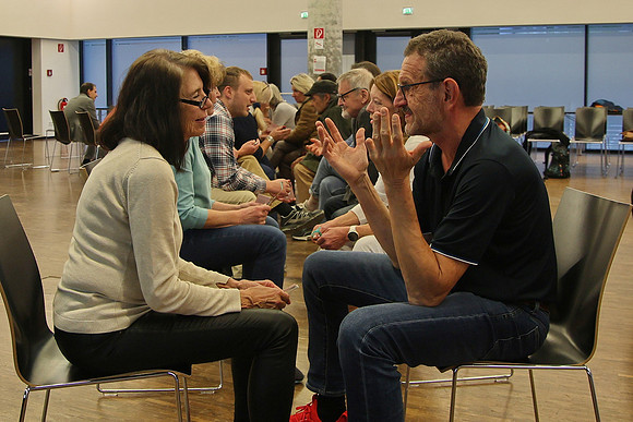 Speeddating und Sargbar