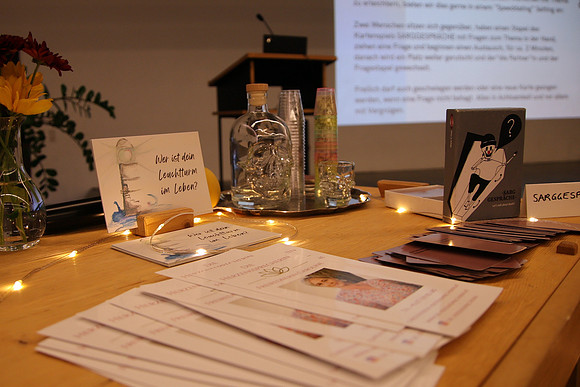 Speeddating und Sargbar