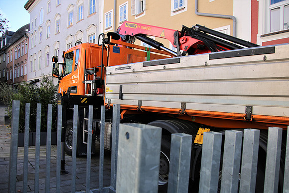 Brunnen bekommt Winterkleidung