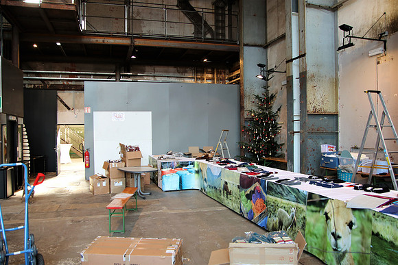 Aufbauarbeiten Halleiner Weihnachtsmarkt