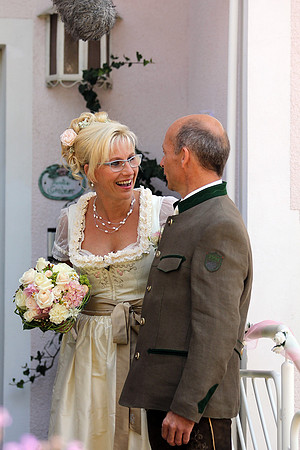 Bernhard holt Wendy ab
