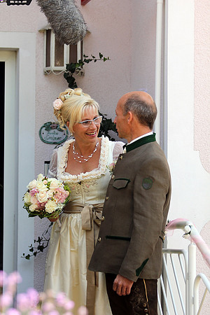 Bernhard holt Wendy ab