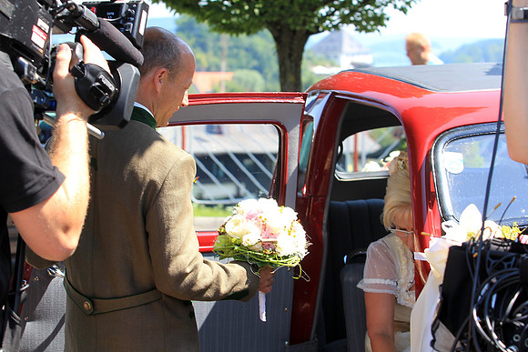 Bernhard holt Wendy ab
