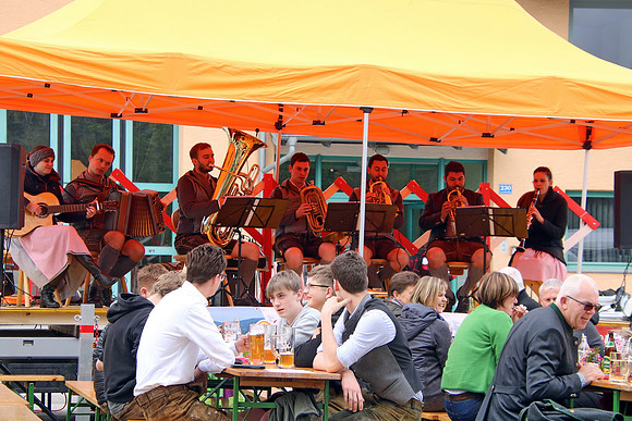 01.05.2022 Maibaumaufstellen Bad Vigaun