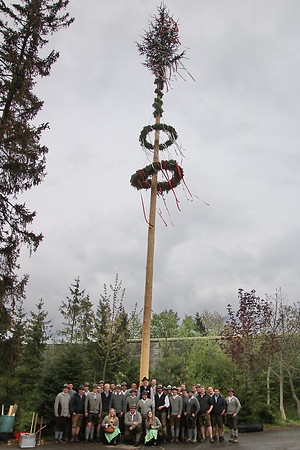 01.05.2022 Maibaumaufstellen Bad Vigaun