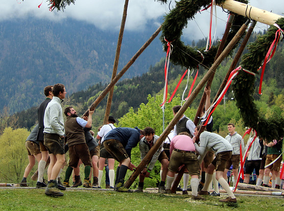 01.05.2022 Maibaumaufstellen Kuchl