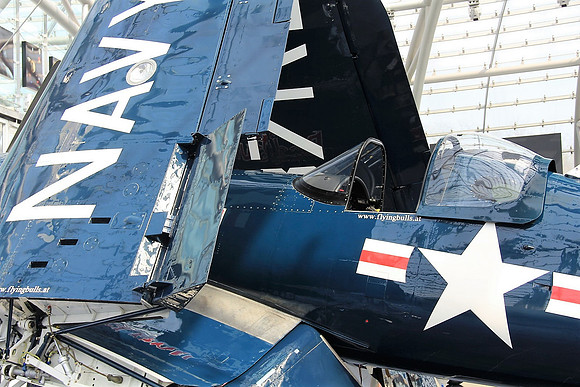 An Board im Hangar-7