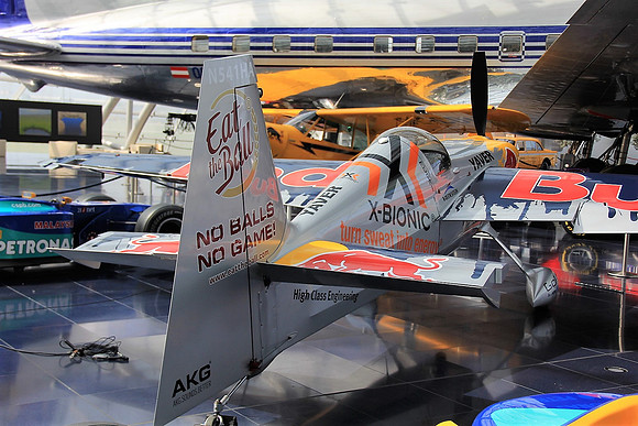 An Board im Hangar-7