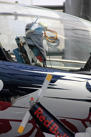 An Board im Hangar-7