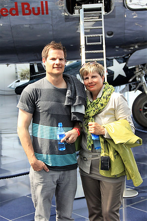 An Board im Hangar-7
