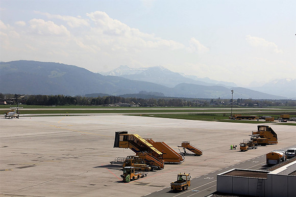 Besuch am Salzburger Flughafen