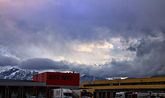 Sturmfront über Hallein