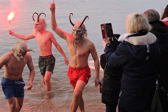 Silvesterschwimmen am Fuschlsee