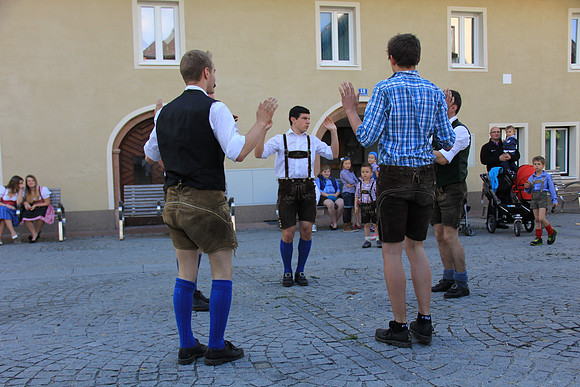 01.05.2014 Maibaumaufstellen Bad Vigaun