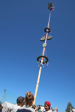 Maibaumaufstellen Rehhof 2026