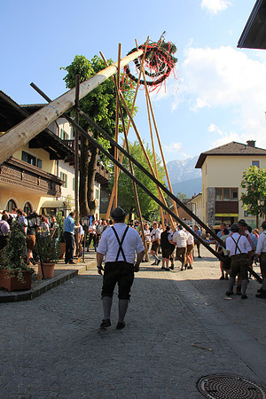01.05.2014 Maibaumaufstellen Bad Vigaun