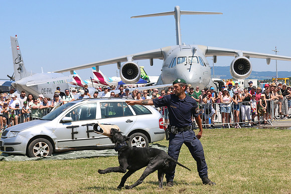 Fest zu 100-Jahre Salzburger Flughafen