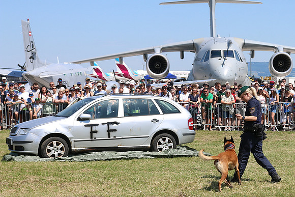 Fest zu 100-Jahre Salzburger Flughafen