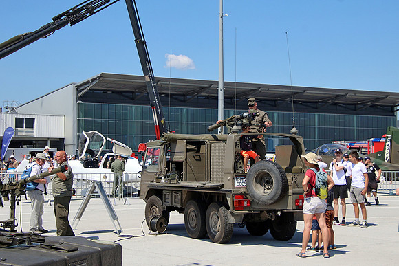 Fest zu 100-Jahre Salzburger Flughafen