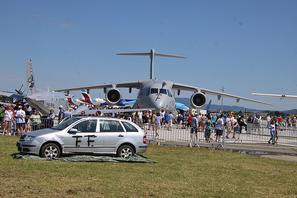 Fest zu 100-Jahre Salzburger Flughafen