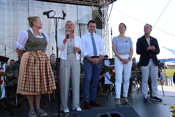Fest zu 100-Jahre Salzburger Flughafen