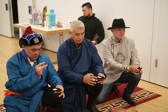 Tsagaan Sar, mit dem "Shagain Kharvaa"