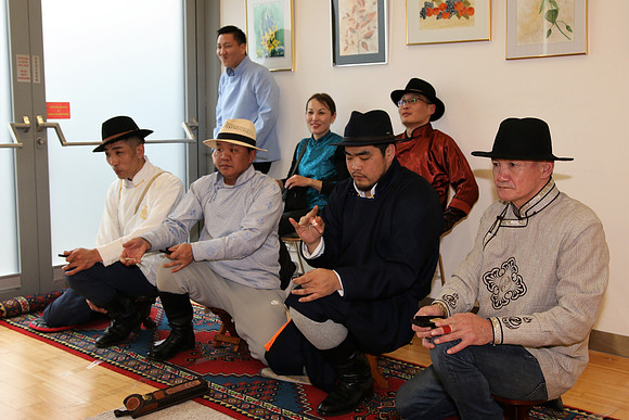 Tsagaan Sar, mit dem "Shagain Kharvaa"