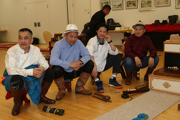 Tsagaan Sar, mit dem "Shagain Kharvaa"