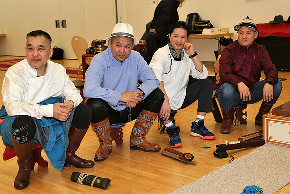 Tsagaan Sar, mit dem "Shagain Kharvaa"
