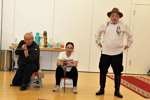 Tsagaan Sar, mit dem "Shagain Kharvaa"