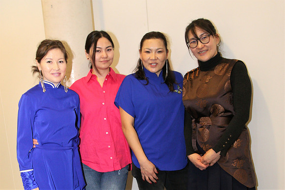 Tsagaan Sar, mit dem "Shagain Kharvaa"