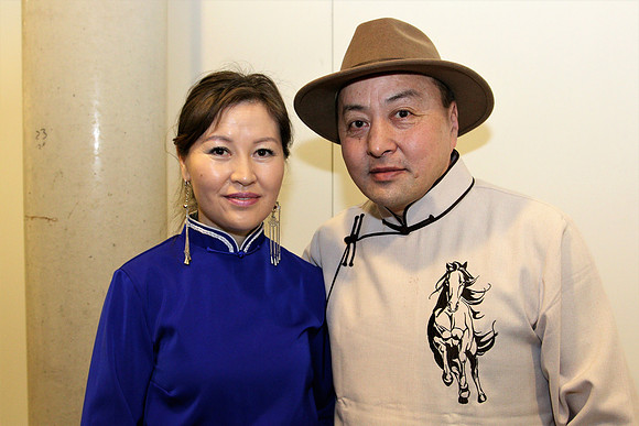 Tsagaan Sar, mit dem "Shagain Kharvaa"